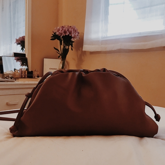 Bottega Pouch Bag (Dupe) - Picture 3 of 4